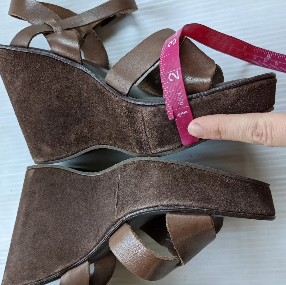 KORK EASE Bette Strappy Brown Suede Chunky Platform Wedge Sandals size 9